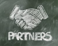 shaking-hands-2499629_1280