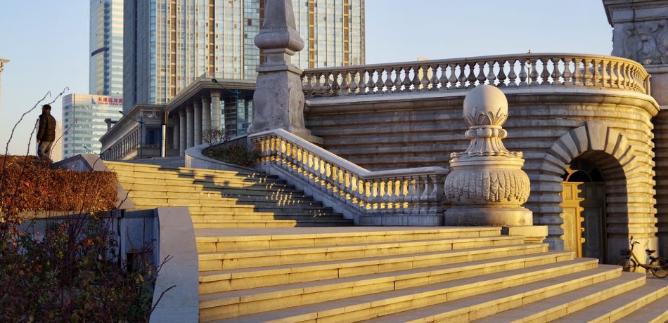 Looking for a partner for a marble salon in Dubai