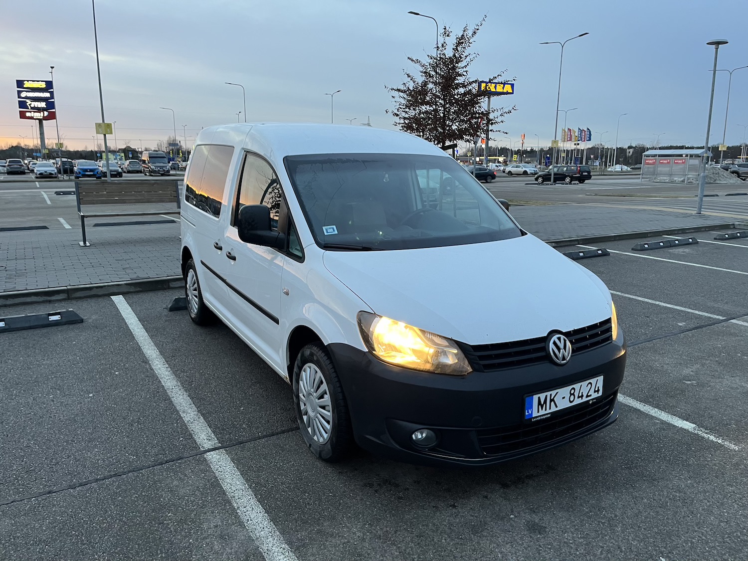 VW Caddy 1, 6tdi 2011, white