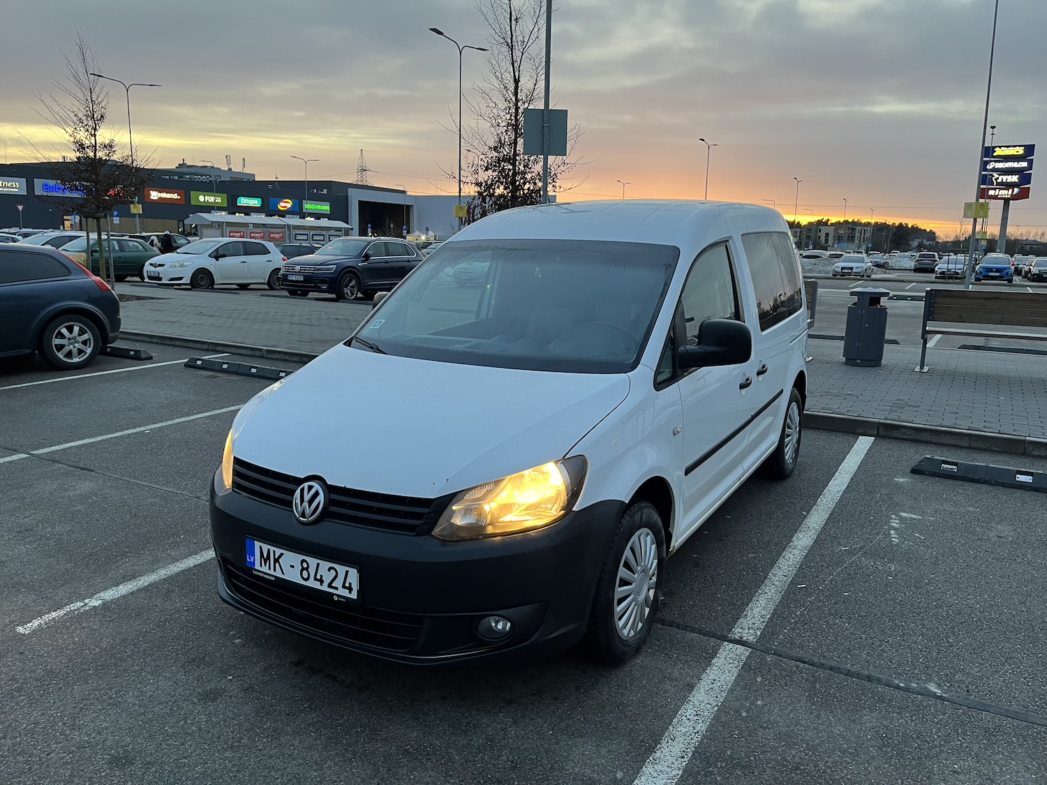 VW Caddy 1, 6tdi 2011, white