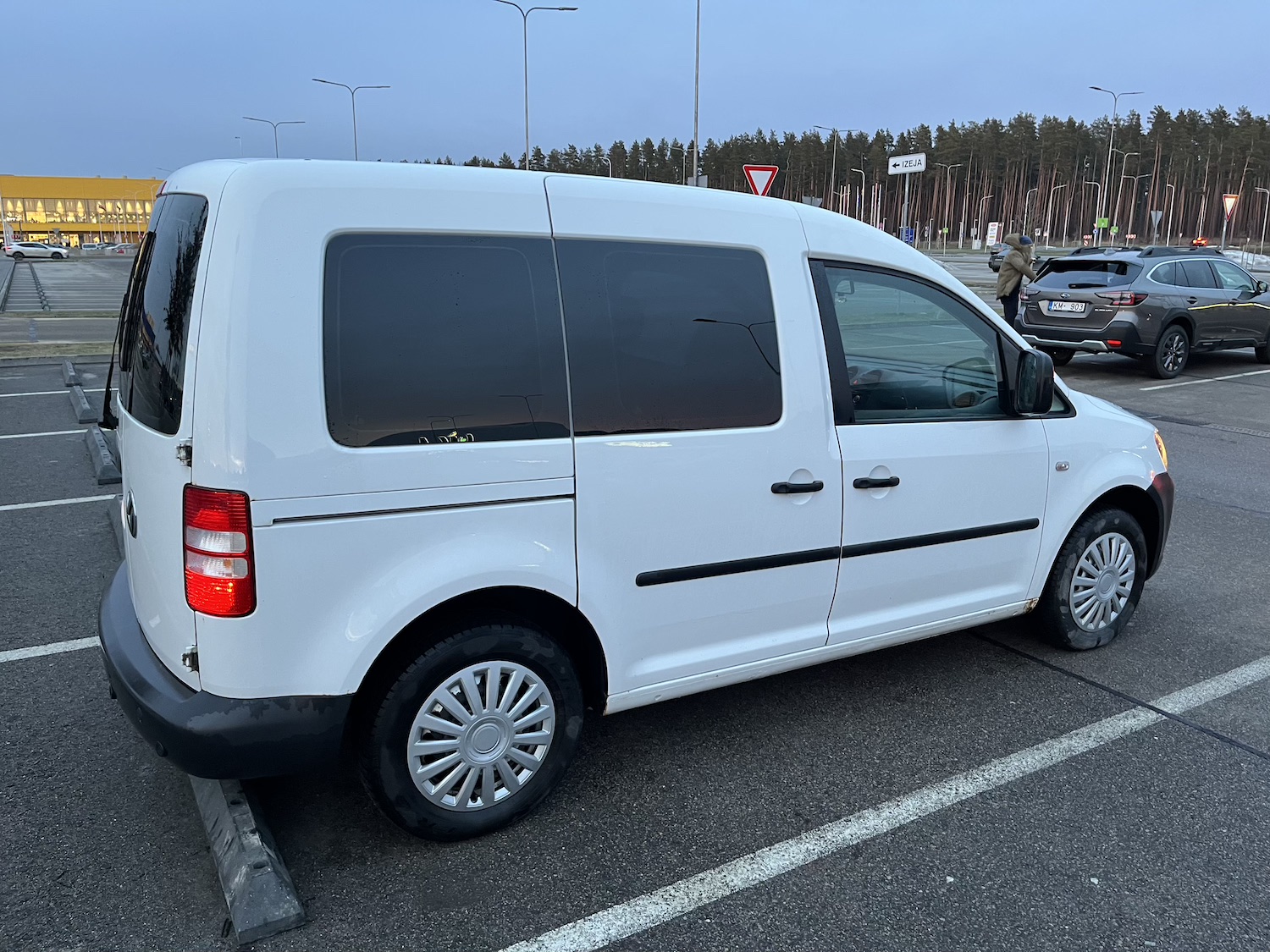 VW Caddy 1, 6tdi 2011, white