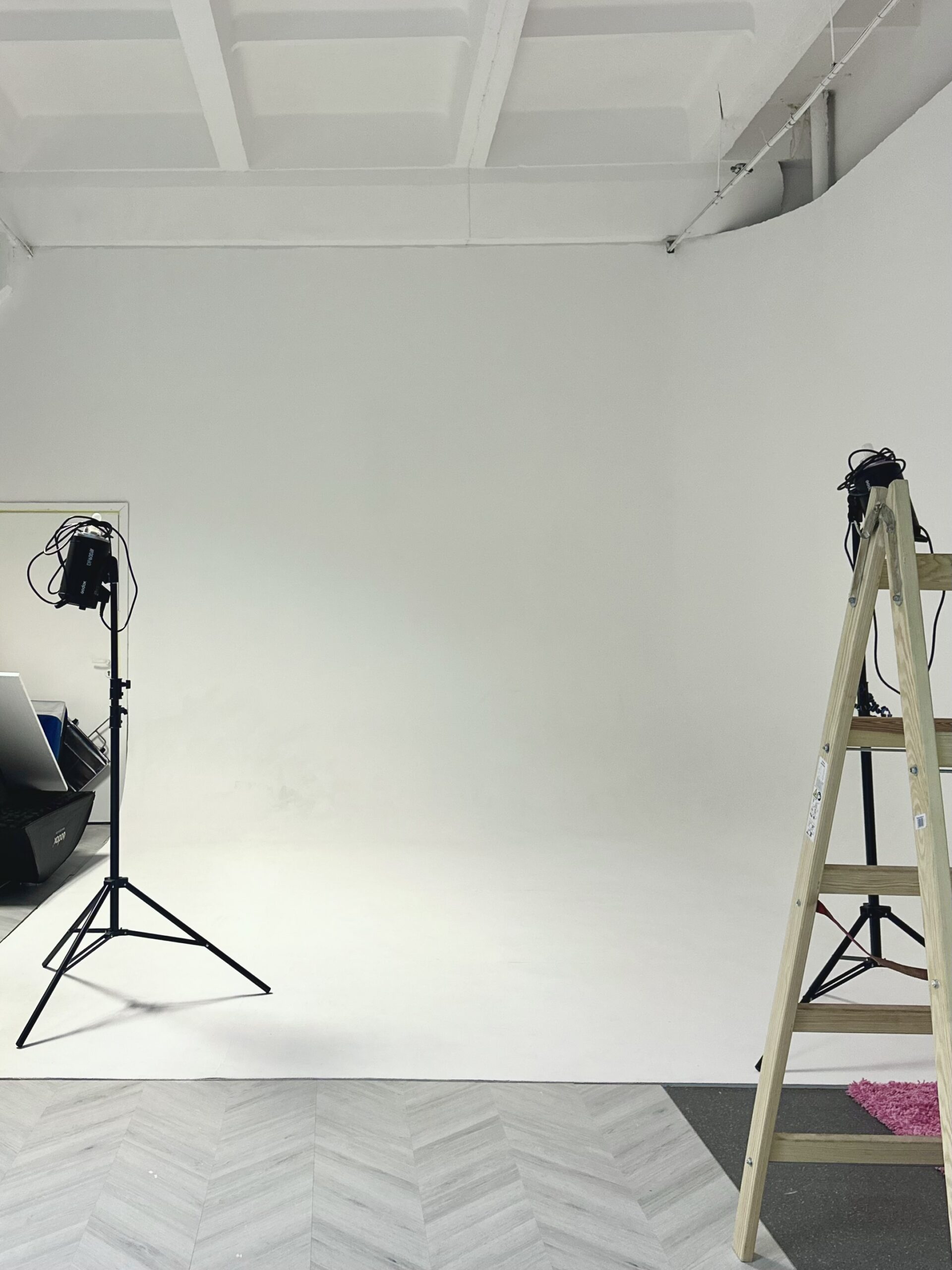 An existing photo studio in Ogre is for sale.