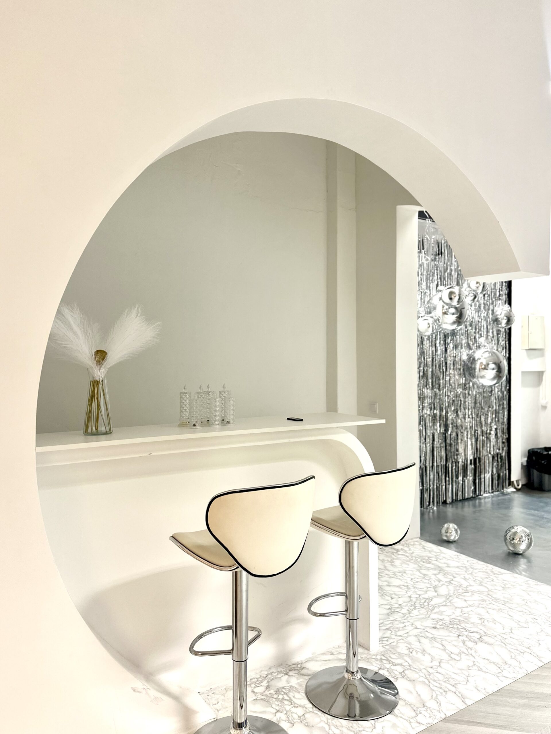 An existing photo studio in Ogre is for sale.