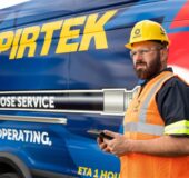 q3-van-worker