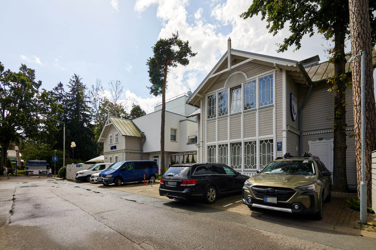 Operating apart-hotel with restaurant for sale in the centre of Jūrmala