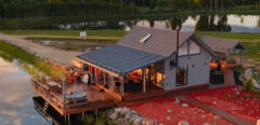 80 ha multifunctional investment property – fish farm, holiday homes, deer park – significant development potential.