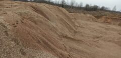 Natural sand and sand-gravel quarry for sale, with a valid mineral extraction permit.