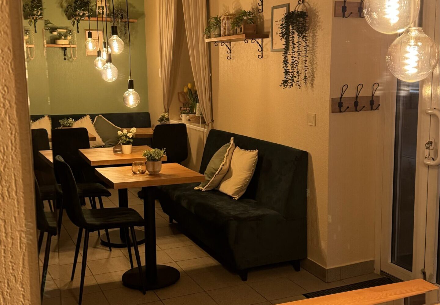 Za Cafino café for sale