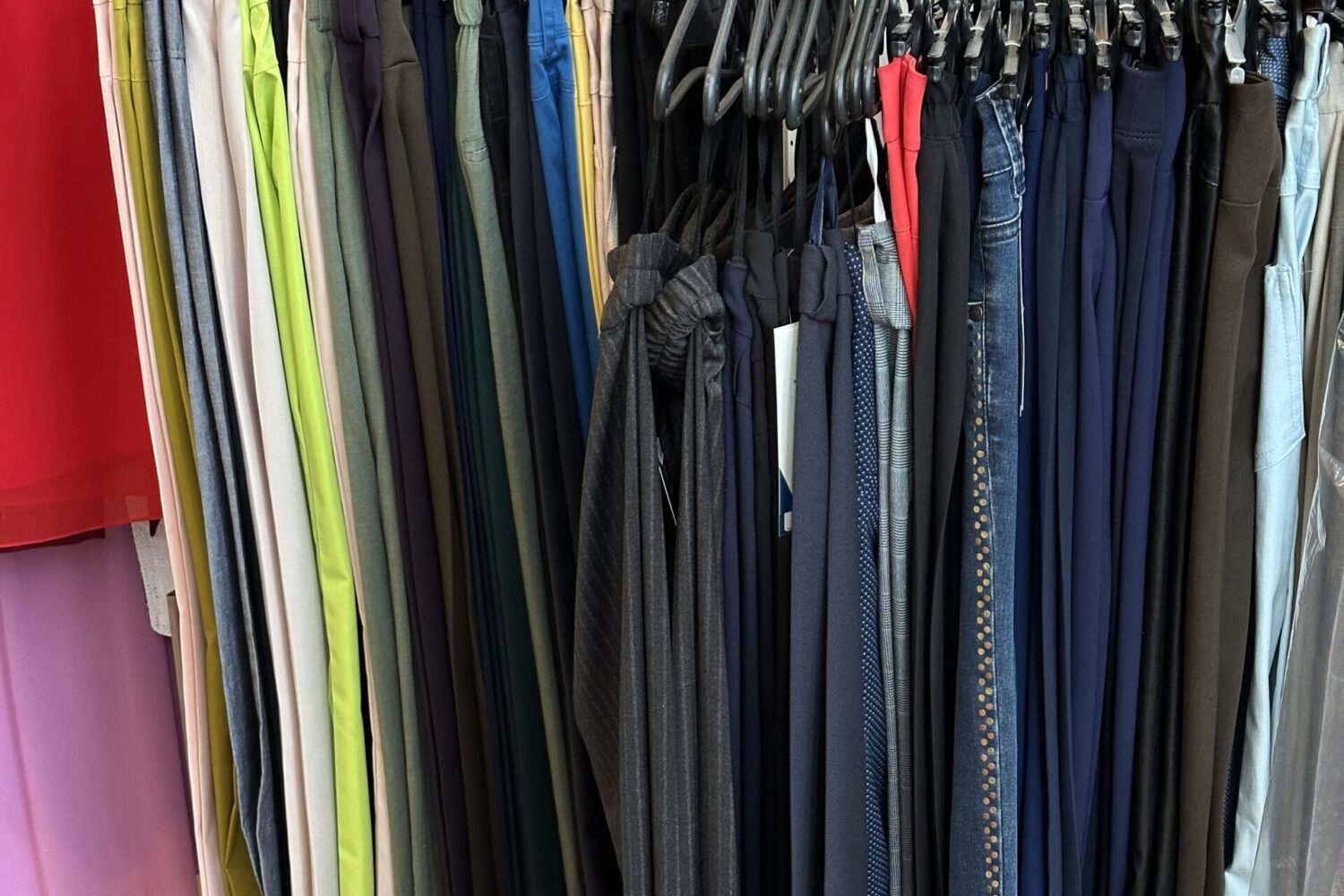 Ready-made women’s clothing store business for sale