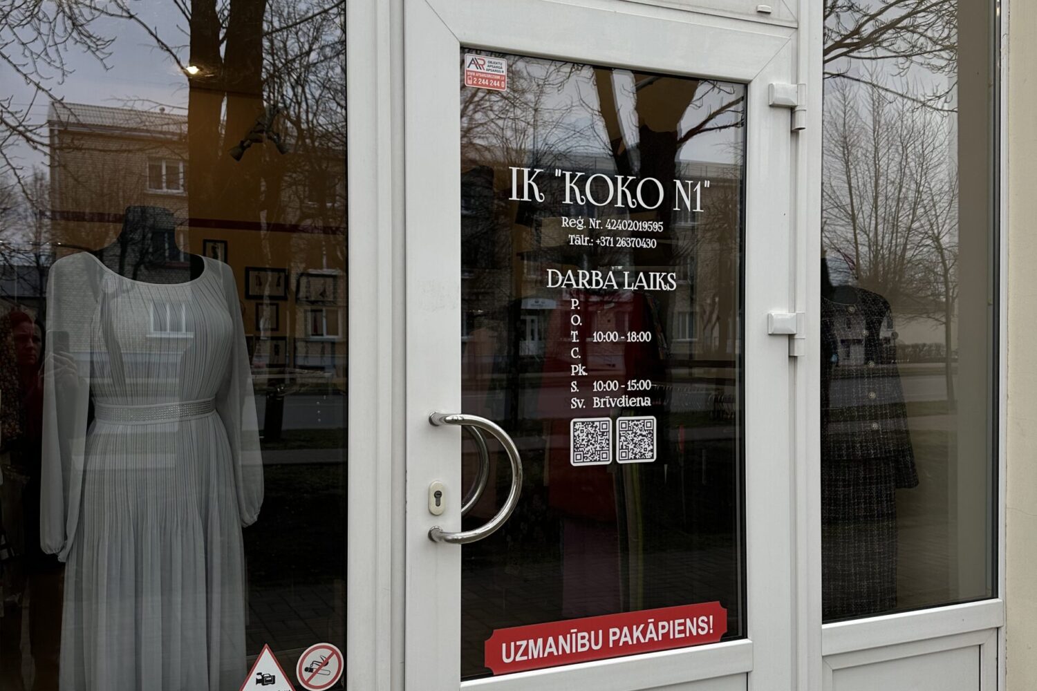 Ready-made women’s clothing store business for sale