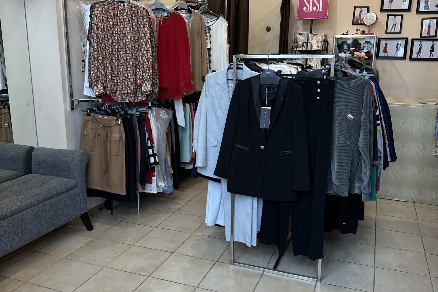 Ready-made women’s clothing store business for sale